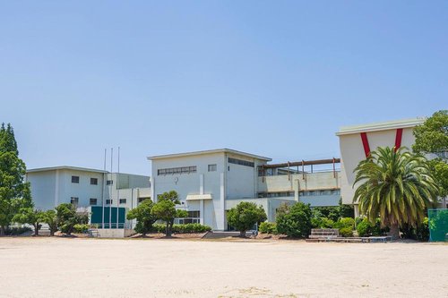 上野中学校 徒歩7～10分（約490m～800m）